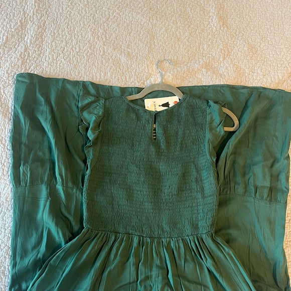 Chic Green Midi Dress - Picture 5 of 5